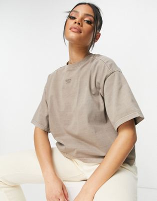 Tops courts Reebok - T-shirt crop top à teinture naturelle avec logo centré - Gris