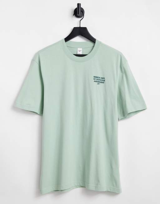 Reebok – T-Shirt in hellem Salbeigrün mit Camping-Grafikprint, exklusiv bei ASOS, 3 von 4