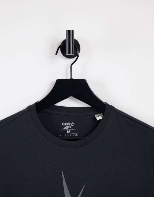 Reebok – T-Shirt in Schwarz mit großem, mittigem Logo, 4 von 4