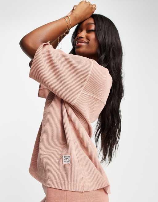 Reebok – T-Shirt mit Waffelstruktur in Rosa - PINK