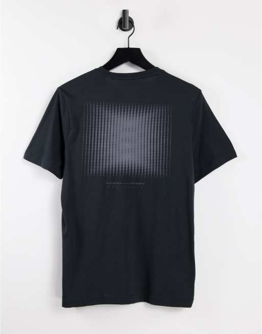 Reebok T shirt nera con ampio logo centrale ASOS