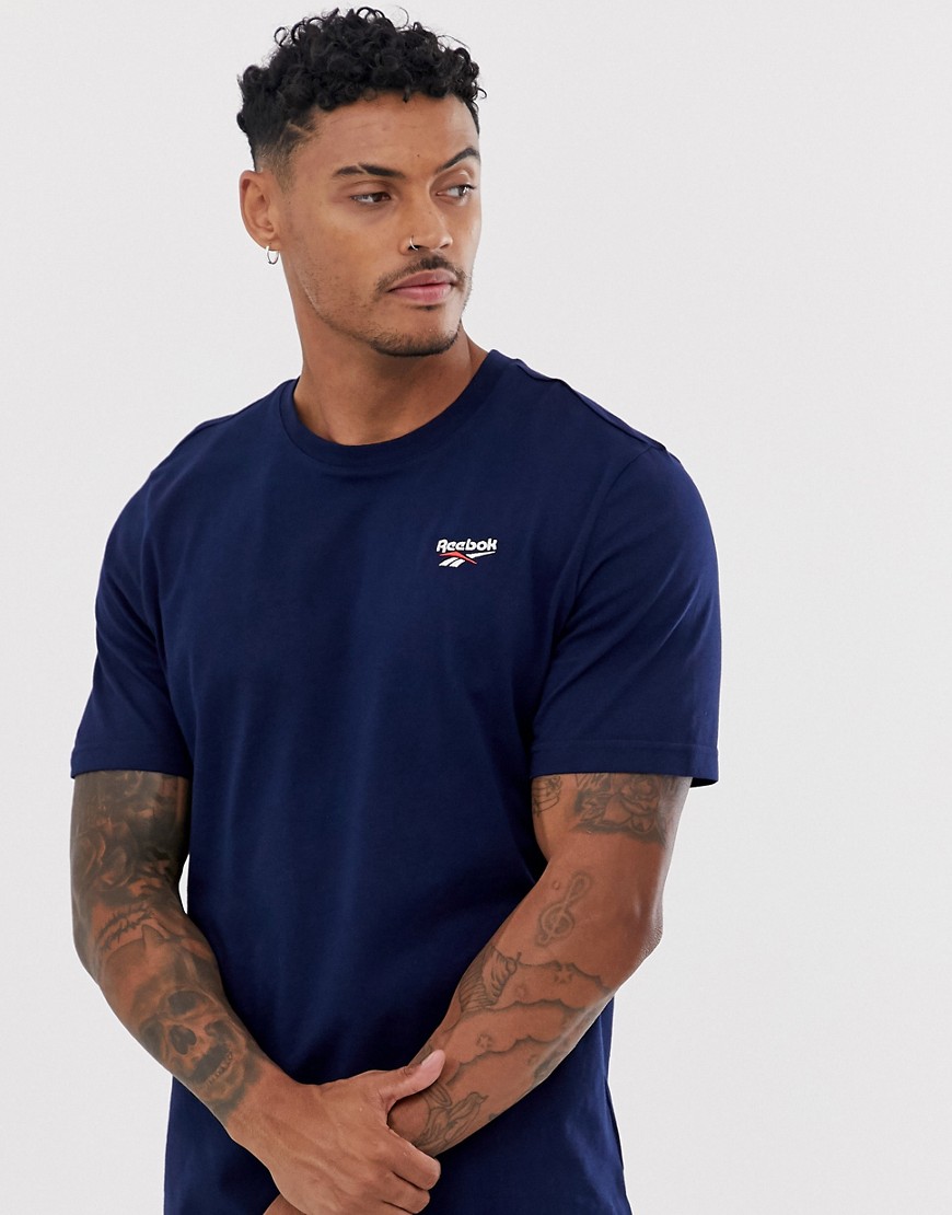 Reebok t-shirt with small vector logo in navy