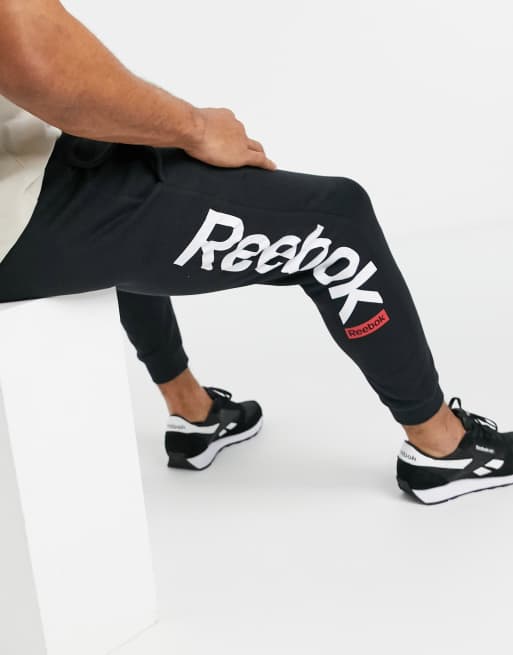 Reebok big logo discount joggers