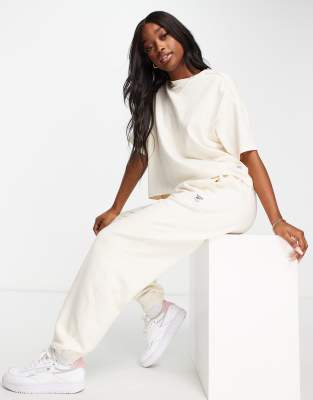 Reebok trackies in off white - CREAM