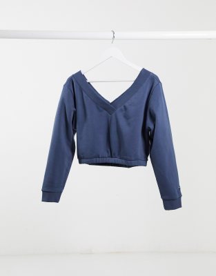 blue cropped sweatshirt