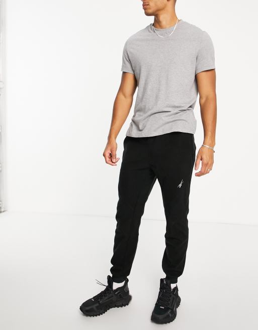 Reebok Training fleece joggers with logo in black, 4 of 4