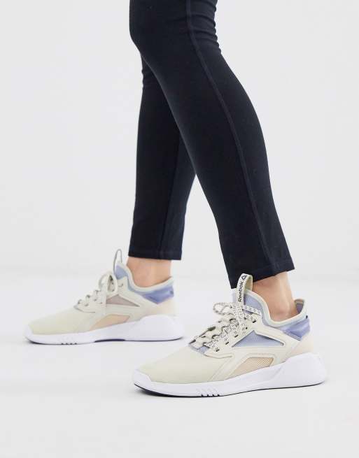 Penetración Álbum de graduación cuenca Reebok Training freestyle motion lo sneakers in blue and pink | ASOS