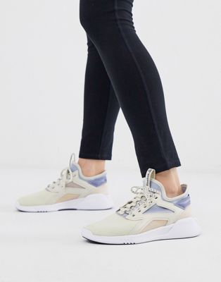 Reebok Training freestyle motion lo trainers in blue and pink | ASOS