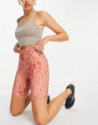 Reebok Reebok Training Modern Safari printed legging shorts in pink