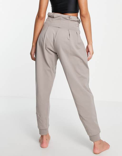 Reebok Training Studio high waisted elasticated joggers in grey, 2 of 4