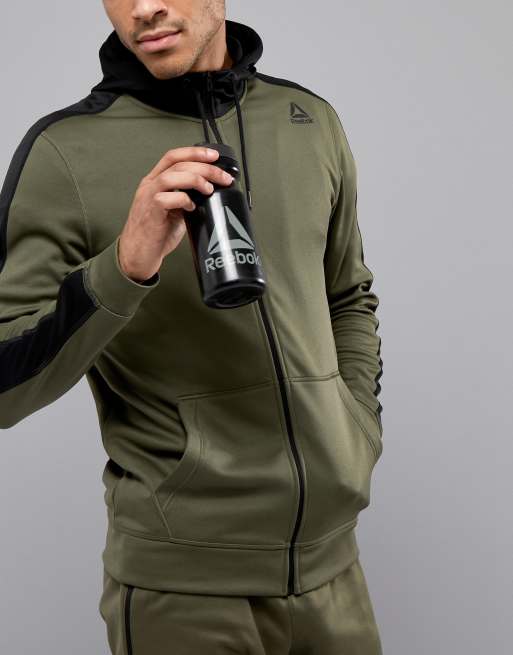 https://images.asos-media.com/products/reebok-training-water-bottle-in-black-bk3386/8715233-3?$n_640w$&wid=513&fit=constrain