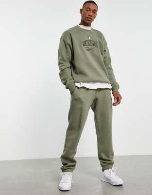 Reebok Reebok Vintage joggers in khaki - exclusive to ASOS-Green