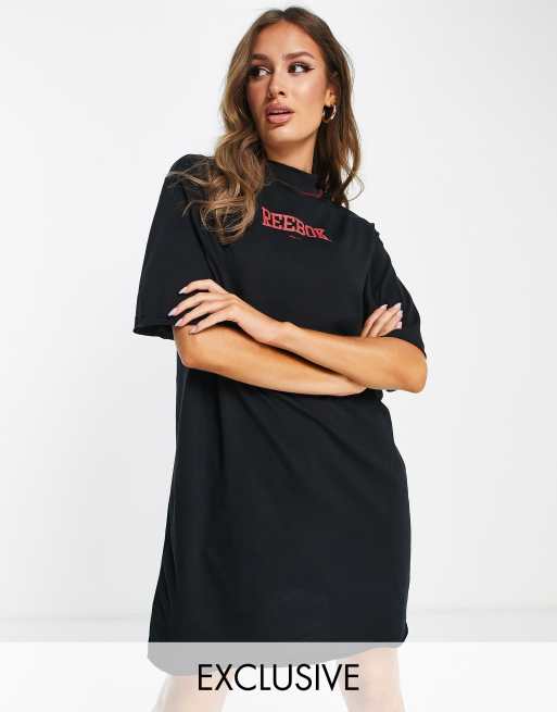 Reebok velour t-shirt with central logo in navy exclusive to asos