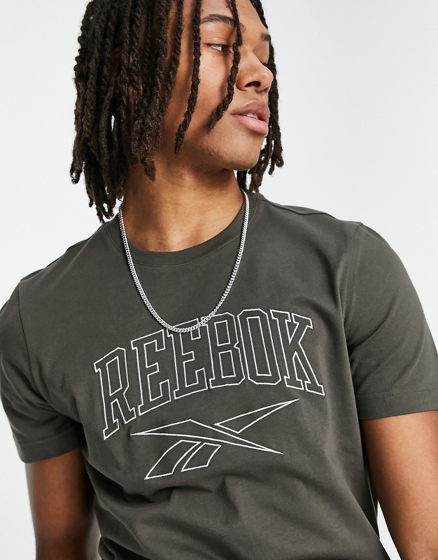 reebok vintage outline logo t-shirt in brown - exclusive to asos