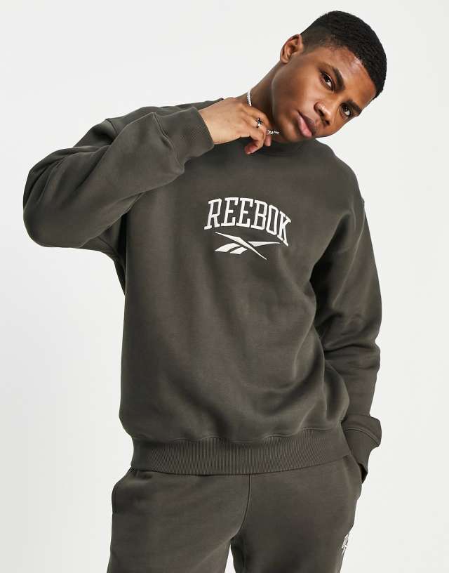 Reebok Vintage sweatshirt in brown - Exclusive to ASOS