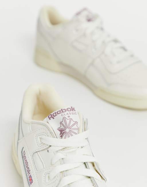 Reebok workout lo store plus trainers in chalk