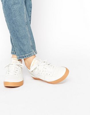 reebok workout low clean trainers white