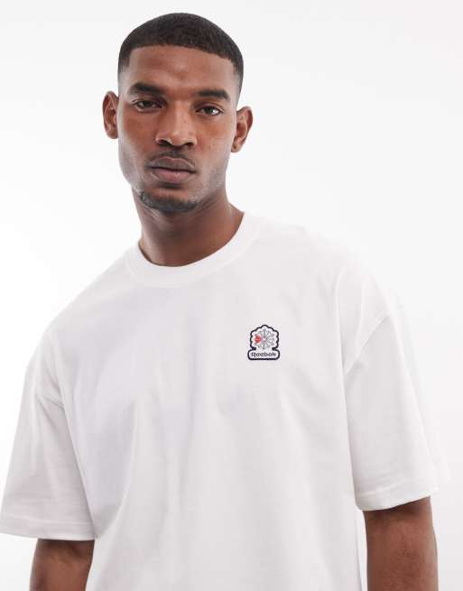Reebok x ASOS - Colección exclusiva - Camiseta blanco hueso con parche del logo, 3 de 4