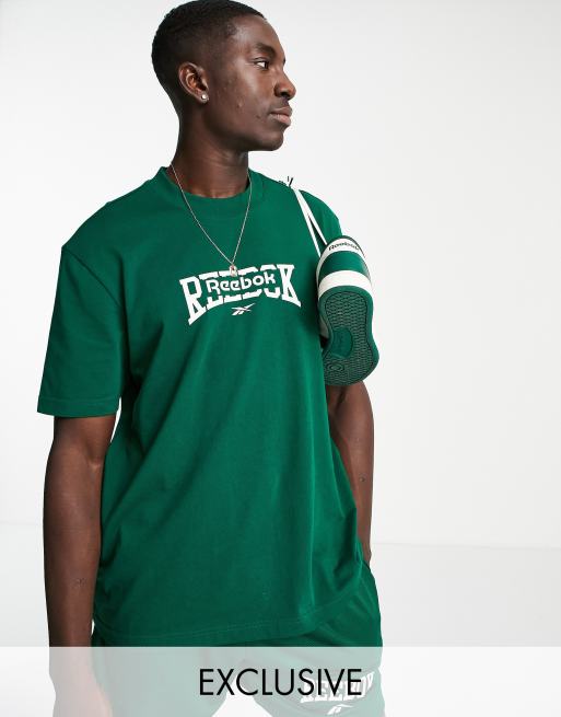 Reebok – Zielony T-shirt z logo – Tylko w ASOS