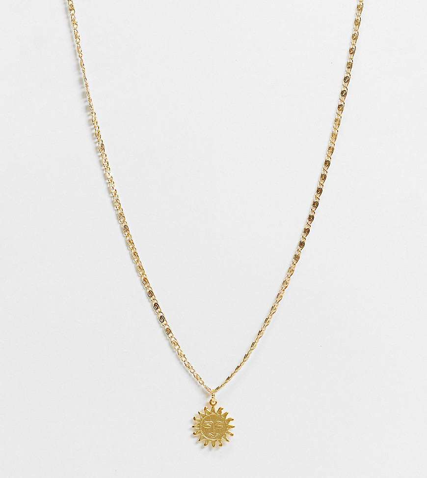 Regal Rose – Guldpläterat kort halsband med sol-hänge