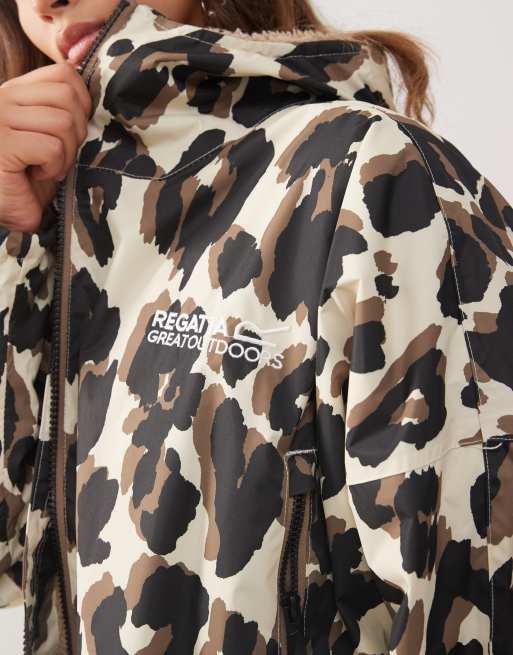 Regatta Adult waterproof changing robe in leopard print, 4 of 4