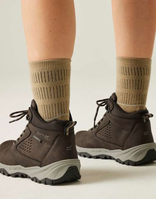 Regatta Amble isotex walking boots in soft taupe, 2 of 4