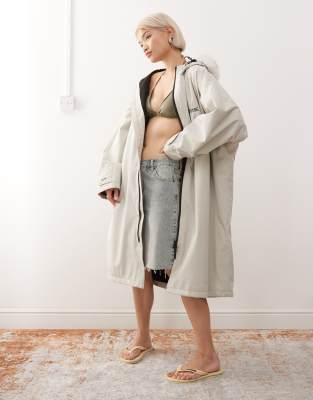 Regatta Changing robe in grey