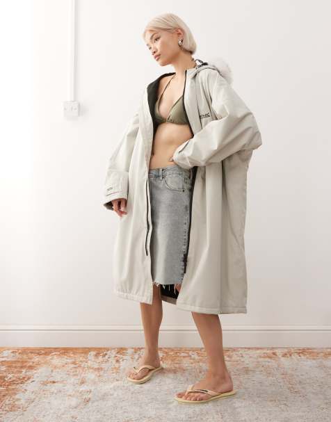 Regatta Changing robe in grey - view 1