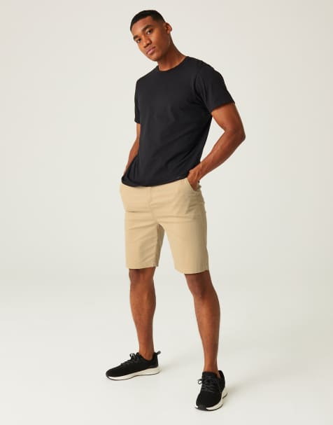 Regatta – Comfy Aldan – Lässige Chino-Shorts in Hellbeige - view 1