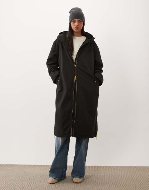 Regatta Heritage waterproof changing robe in black, 1 of 4
