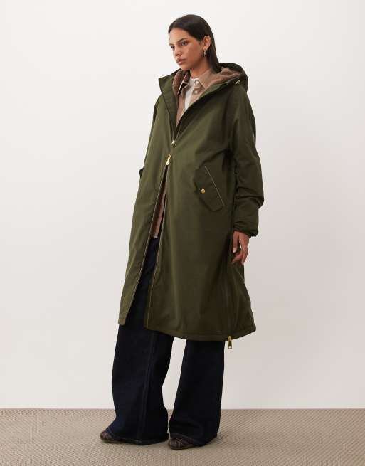 Regatta Heritage waterproof changing robe in dark khaki, 2 of 4