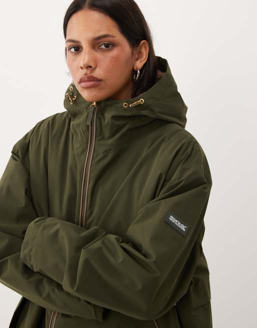 Regatta Heritage waterproof changing robe in dark khaki, 3 of 4