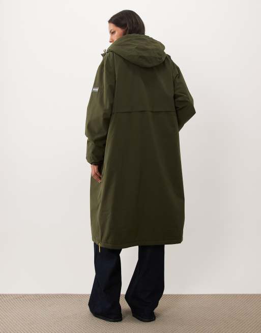 Regatta Heritage waterproof changing robe in dark khaki, 4 of 4