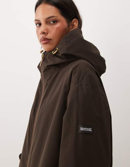 Regatta Heritage waterproof changing robe in mocha | ASOS