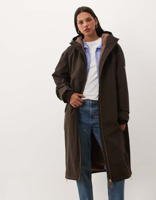 Regatta Heritage waterproof changing robe in mocha | ASOS