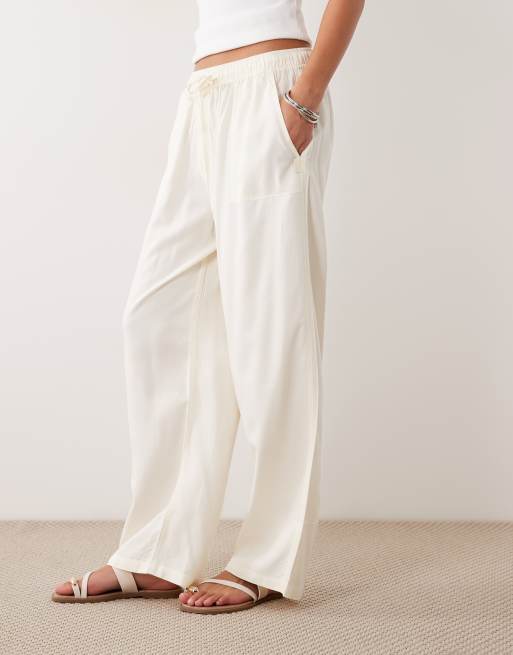Regatta Lightweight elbrie trousers in light vanilla, 2 of 5