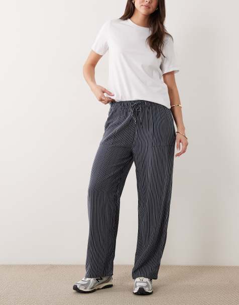 Regatta Lightweight elbrie trousers in navy white vertical wavy strip - view 1