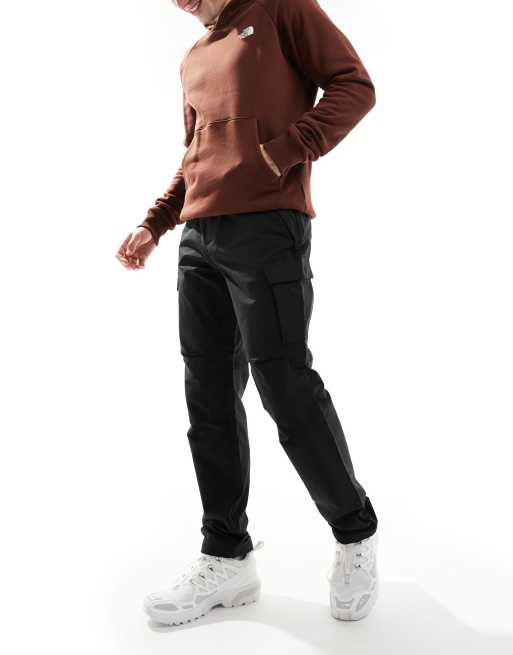 Regatta Questra Cargo Trousers in Black, 2 of 5