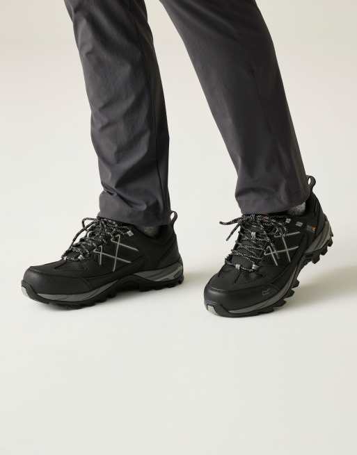 Regatta Samaris III technical waterproof low walking boots in black, 2 of 4