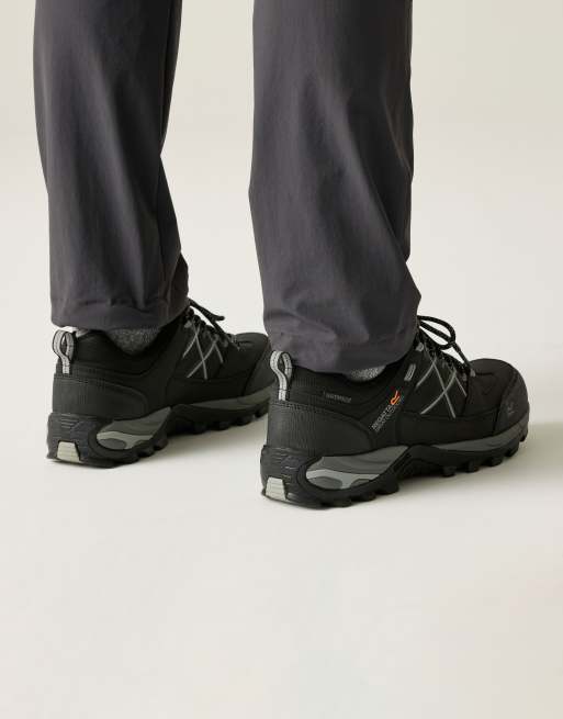 Regatta Samaris III technical waterproof low walking boots in black, 4 of 4