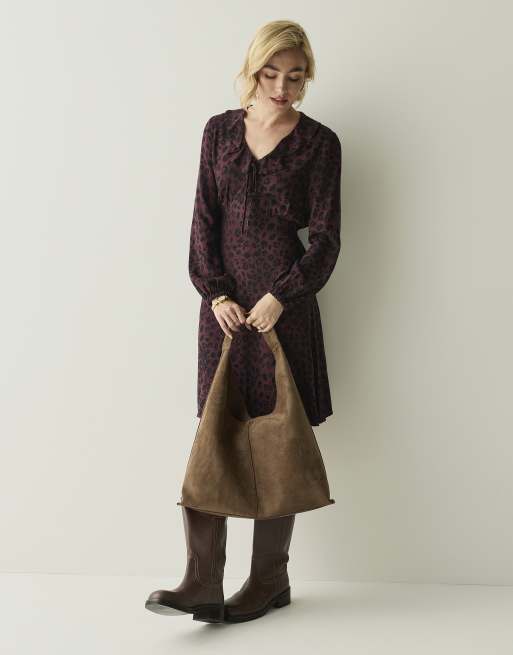 Regatta Suede style shoulder bag in chocolate, 3 of 4