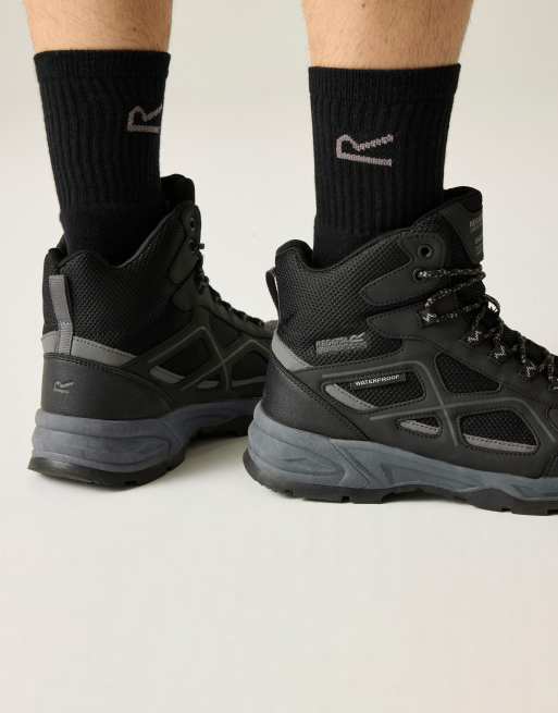 Regatta Vendeavour Waterproof Walking Boots in black, 3 of 4