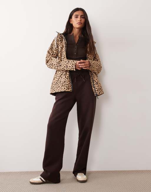 Regatta Waterproof bayletta shell jacket in abstract leopard spot, 2 of 4