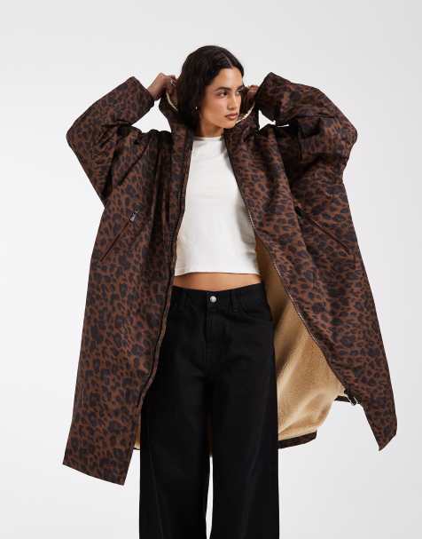 Regatta Waterproof changing robe in dark textured leopard - view 1