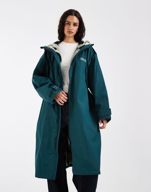 Regatta Waterproof changing robe in deep pine, 4 of 4