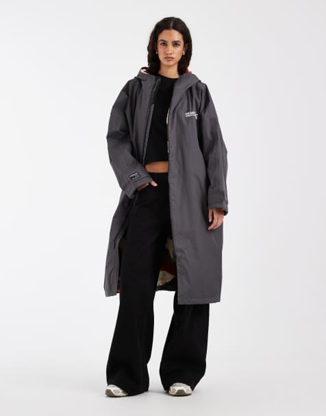 Regatta Waterproof changing robe in iron - view 1