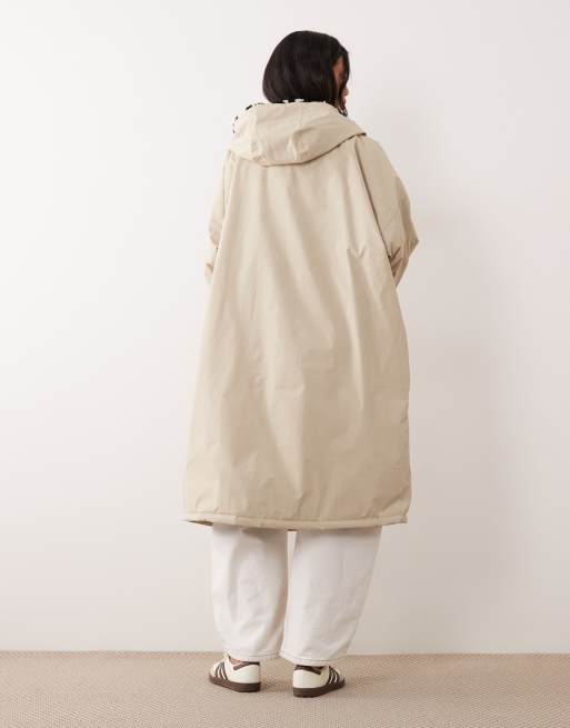 Regatta Waterproof changing robe in white pepper abstract floral, 4 of 4