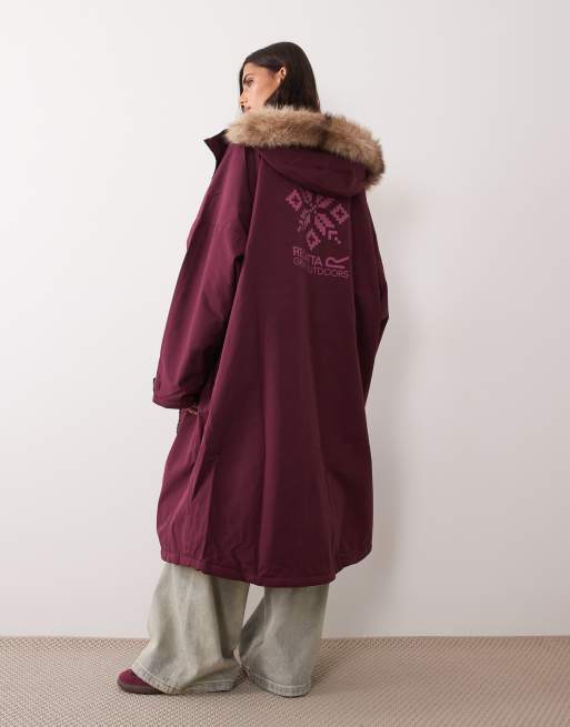 Regatta Waterproof hooded pro changing robe in fig, 4 of 4