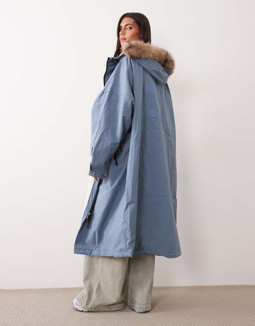 Regatta Waterproof hooded pro changing robe in grey mirage, 4 of 4