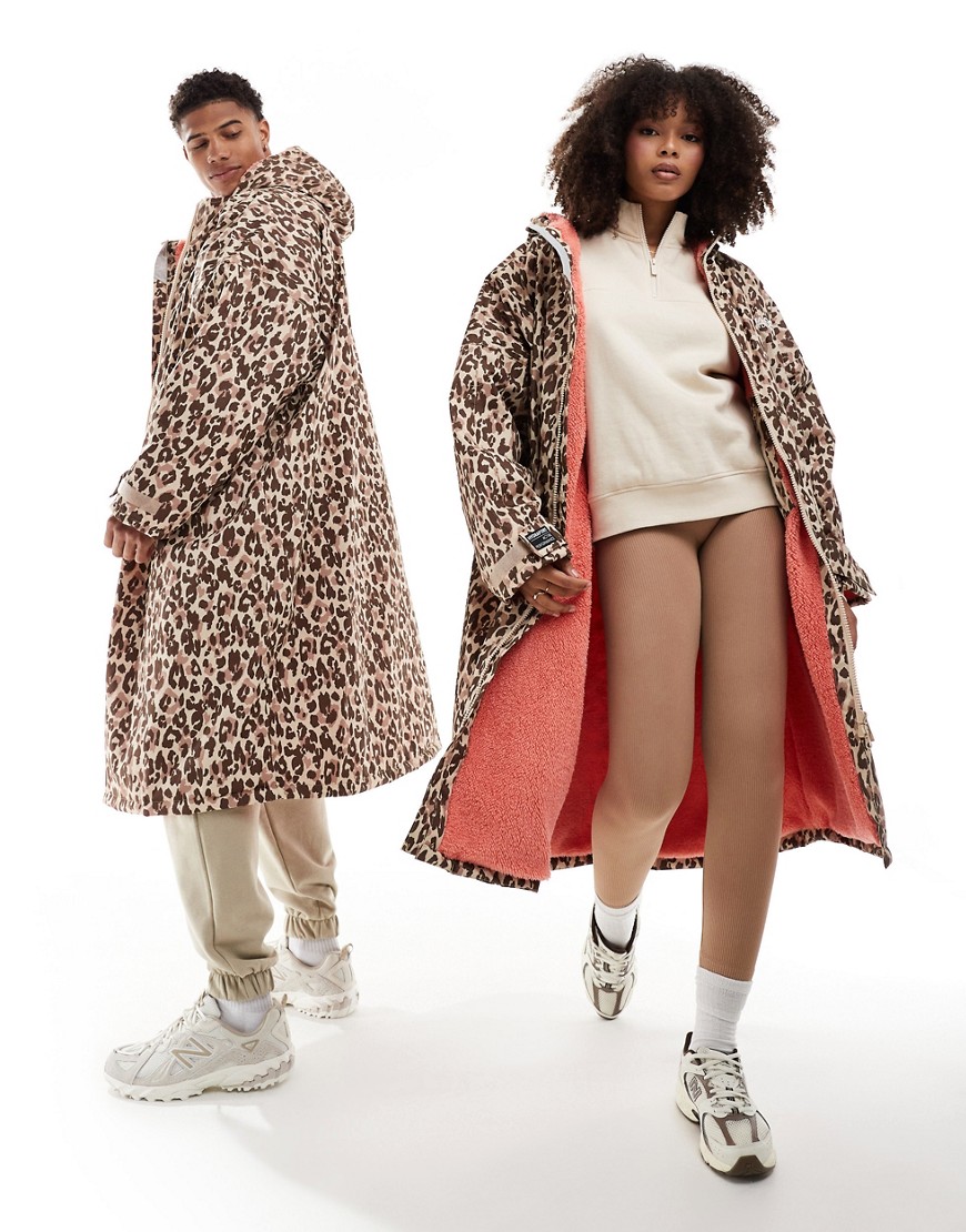 Regatta waterproof robe in leopard print-Multi